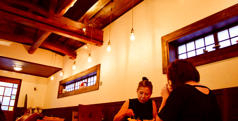 神栖市波崎の古民家レストランあばんだん。落ち着いた店内でゆっくりお食事を